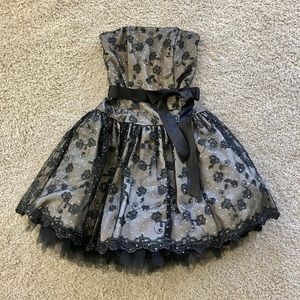 [Sold] NWT Cache Black/Champage Short Prom Dress